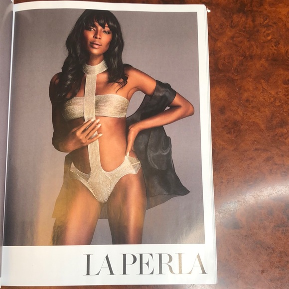 VOGUE September 2015 Beyoncé Cover Magazine - Picture 9 of 16